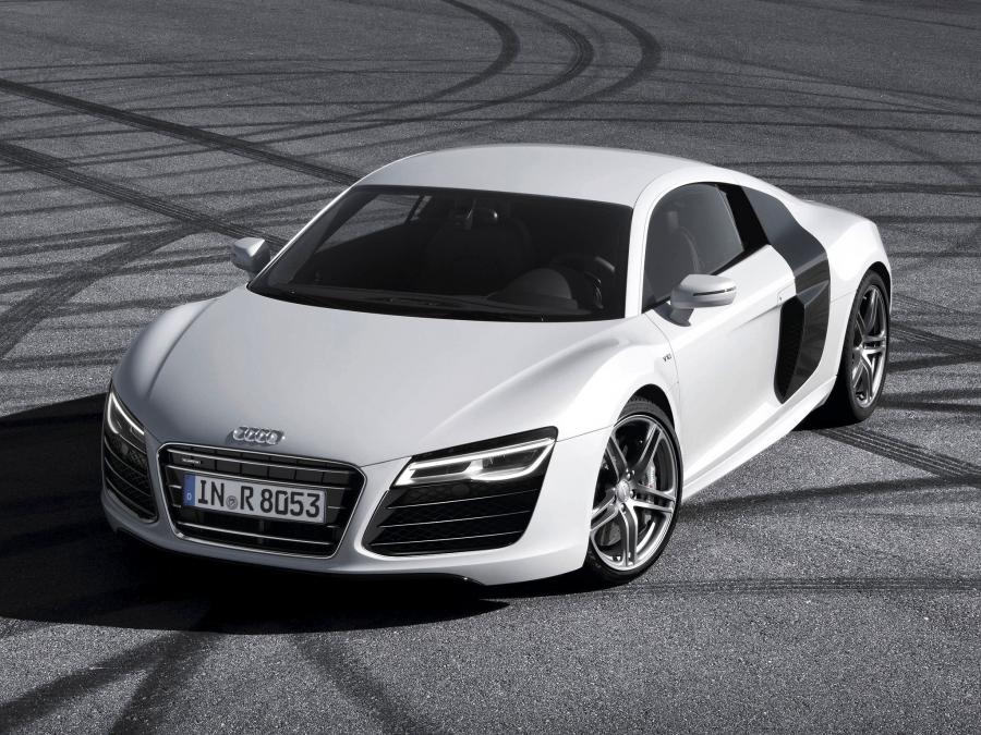  Audi R8 V10 2012 года  (фото 2 из 16)